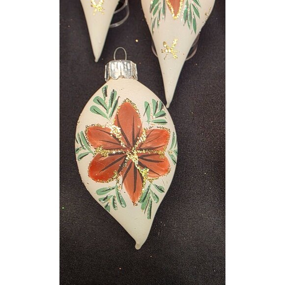 Vintage Christmas Classics Commodore Hand Decorated Poinsettia Glass Ornaments - Picture 3 of 16